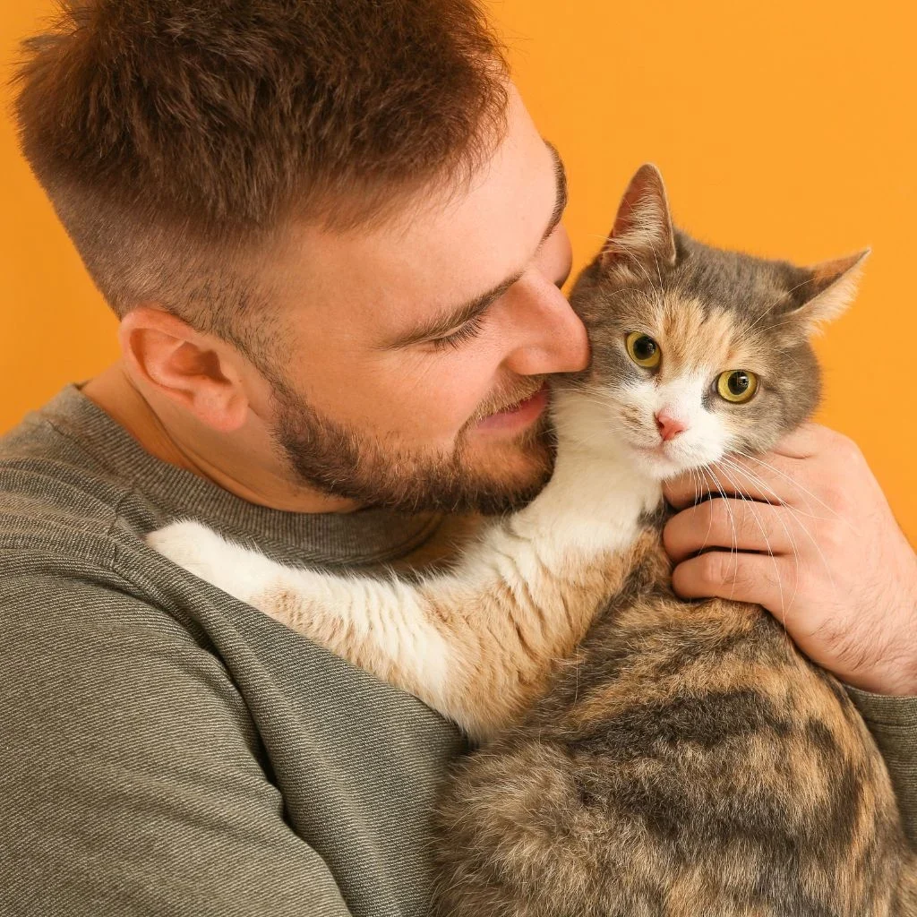 mas with his ESA cat